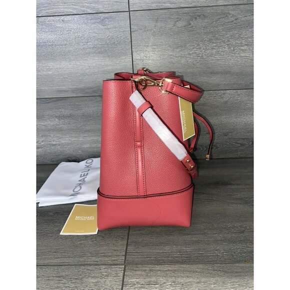 Michael Kors - Pebbled Leather Shoulder Bag - Light Berry Sorbet drawstring bag main image 7